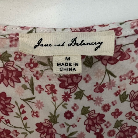 Jane and Delancey Cross Front Shirt. - Picture 4 of 4